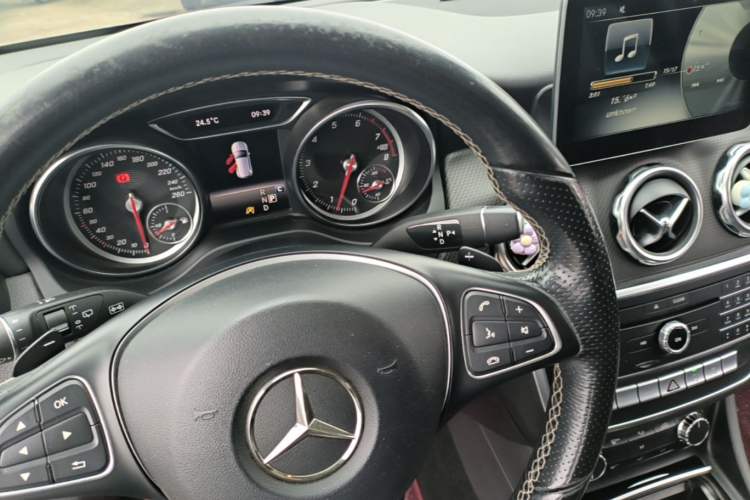Used Mercedes-Benz GLA 2017 GLA 200 Sport Edition Gear Lever