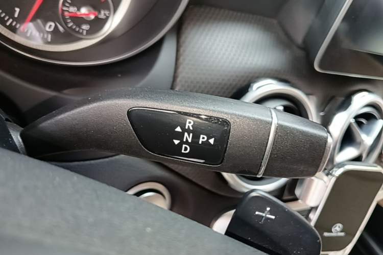 Used Mercedes-Benz GLA 2017 GLA 200 Fashion Model Gear Lever