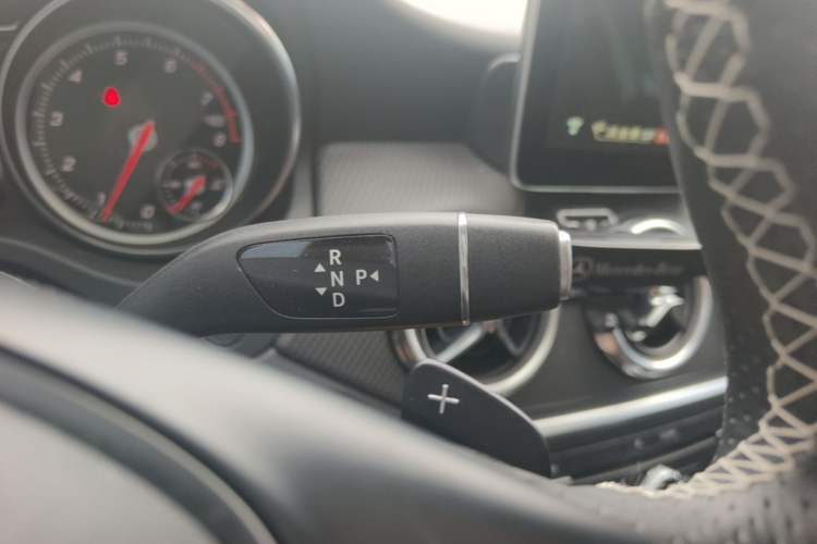 Used Mercedes-Benz GLA 2017 GLA 200 Sport Edition Gear Lever