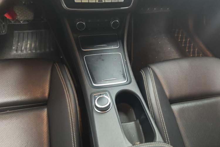 Used Mercedes-Benz GLA 2017 GLA 200 Sport Edition Gear Lever