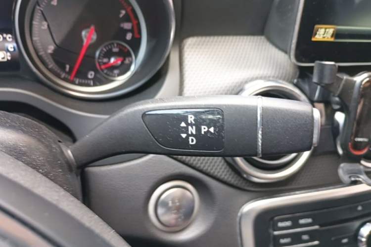 Used Mercedes-Benz GLA 2017 GLA 200 Fashion Model Gear Lever