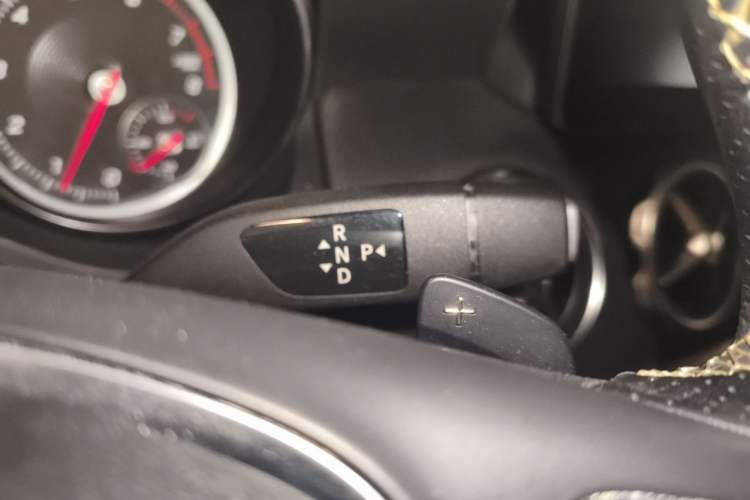 Used Mercedes-Benz GLA 2017 GLA 200 Fashion Model Gear Lever