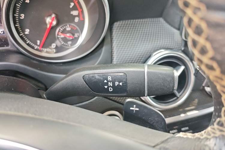 Used Mercedes-Benz GLA 2017 GLA 200 Fashion Model Gear Lever