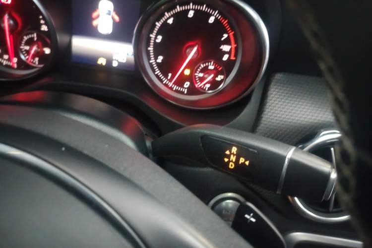 Used Mercedes-Benz GLA 2017 GLA 200 Fashion Model Gear Lever