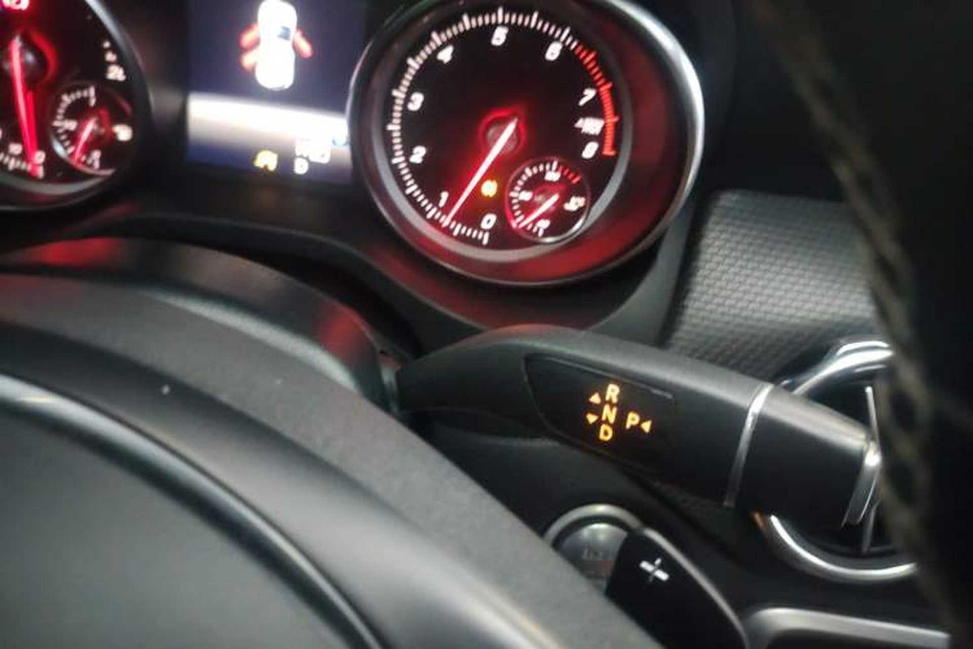 Used Mercedes-Benz GLA 2017 GLA 200 Fashion Model Gear Lever