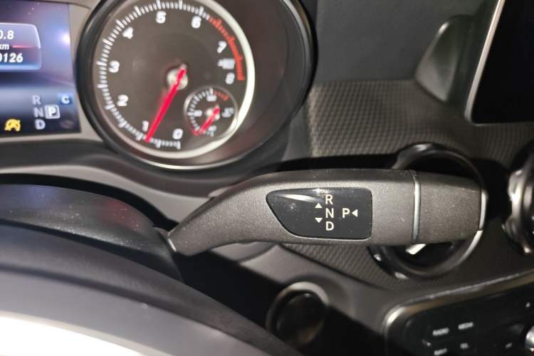 Used Mercedes-Benz GLA 2017 GLA 200 Fashion Model Gear Lever