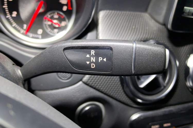 Used Mercedes-Benz GLA 2017 GLA 200 Fashion Model Gear Lever