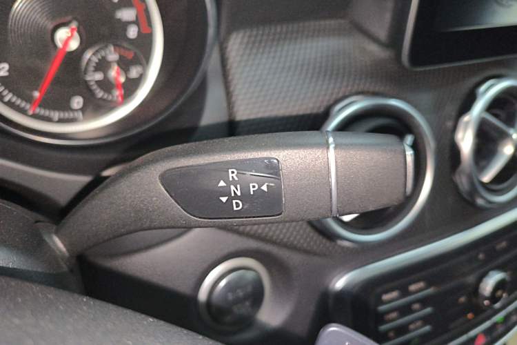 Used Mercedes-Benz GLA 2017 GLA 200 Sport Edition Gear Lever