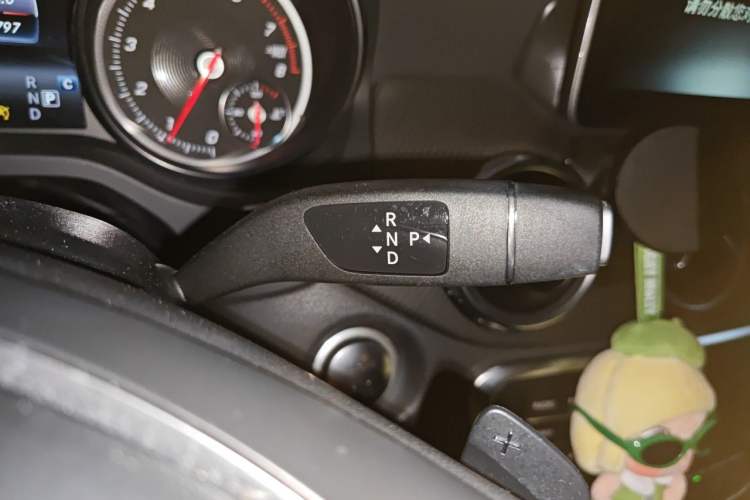 Used Mercedes-Benz GLA 2017 GLA 200 Fashion Model Gear Lever