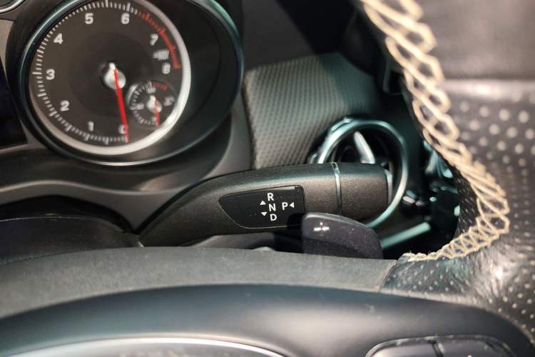 Used Mercedes-Benz GLA 2017 GLA 200 Fashion Model Gear Lever
