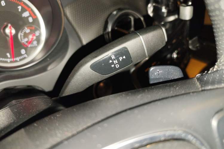 Used Mercedes-Benz GLA 2017 GLA 200 Fashion Model Gear Lever