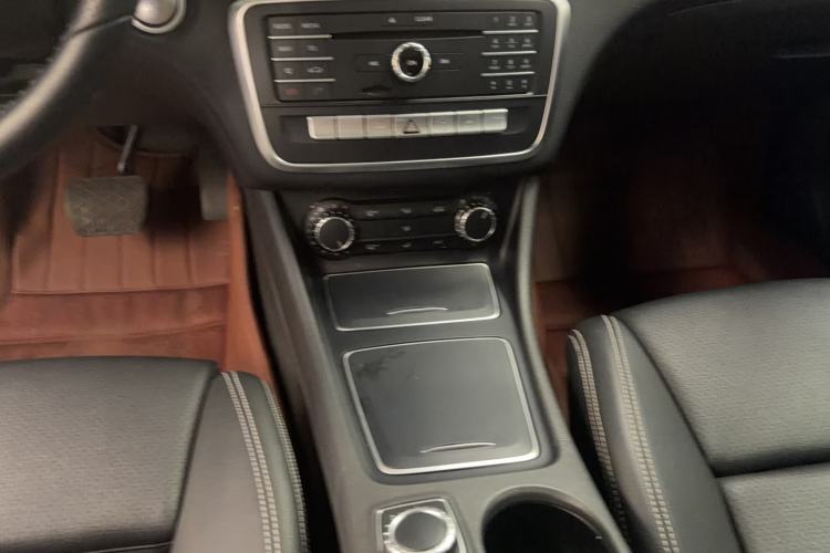 Used Mercedes-Benz GLA 2017 GLA 200 Fashion Model Gear Lever