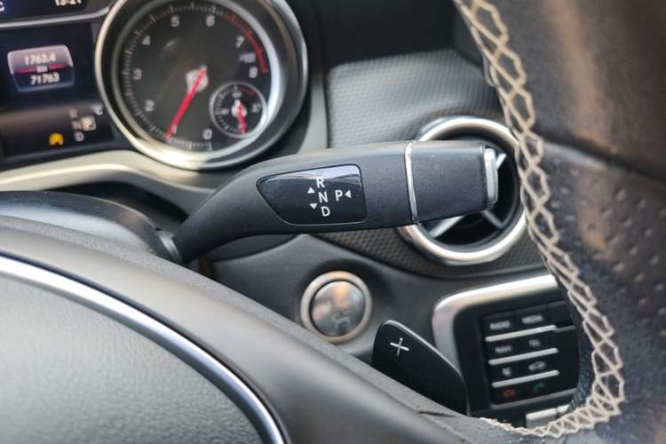 Used Mercedes-Benz GLA 2017 GLA 200 Sport Edition Gear Lever