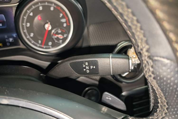 Used Mercedes-Benz GLA 2017 GLA 200 Fashion Model Gear Lever