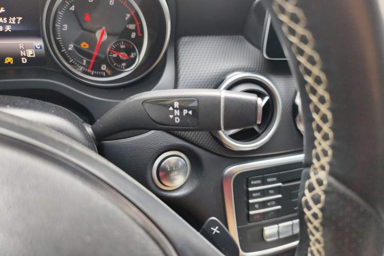 Used Mercedes-Benz GLA 2017 GLA 200 Sport Edition Gear Lever