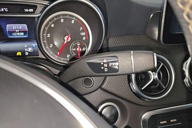 Used Mercedes-Benz GLA 2017 GLA 200 Fashion Model Gear Lever