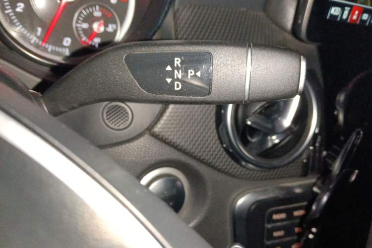 Used Mercedes-Benz GLA 2017 GLA 200 Fashion Model Gear Lever