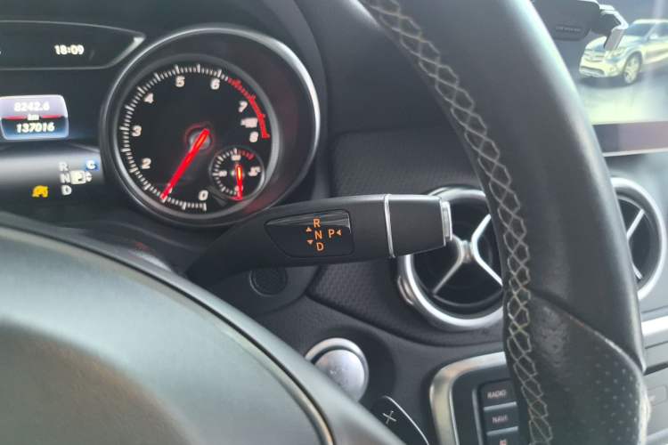 Used Mercedes-Benz GLA 2017 GLA 200 Sport Edition Gear Lever