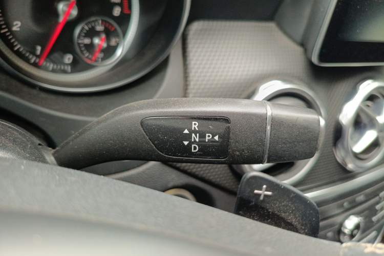 Used Mercedes-Benz GLA 2017 GLA 200 Fashion Model Gear Lever