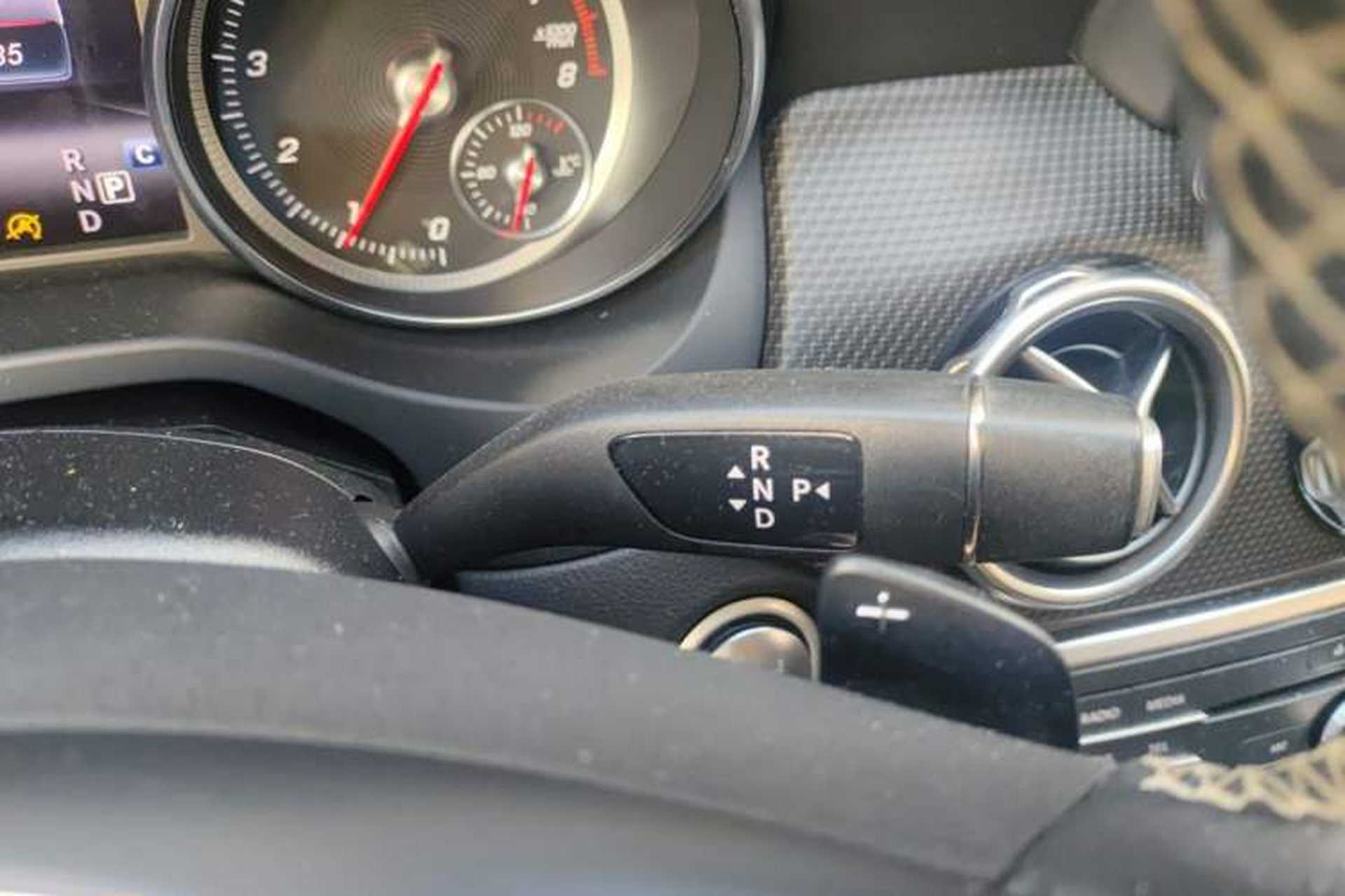 Used Mercedes-Benz GLA 2017 GLA 200 Fashion Model Gear Lever