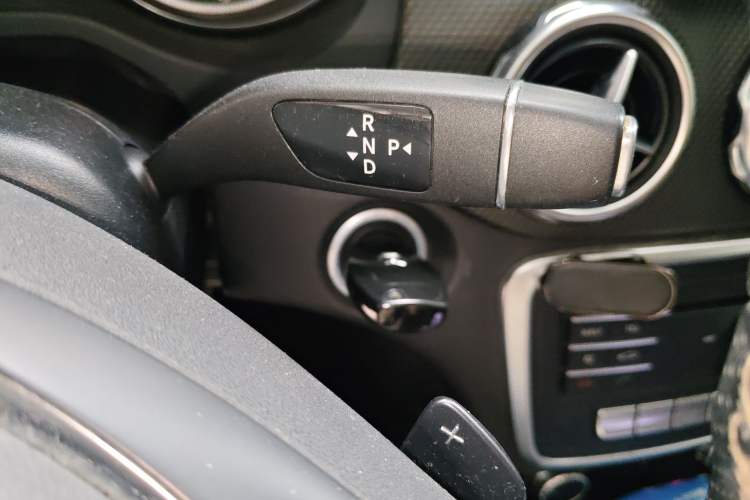 Used Mercedes-Benz GLA 2017 GLA 200 Sport Edition Gear Lever