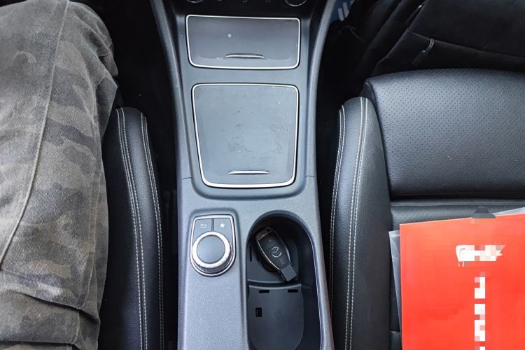 Used Mercedes-Benz GLA 2017 GLA 220 4MATIC Fashion Model Gear Lever