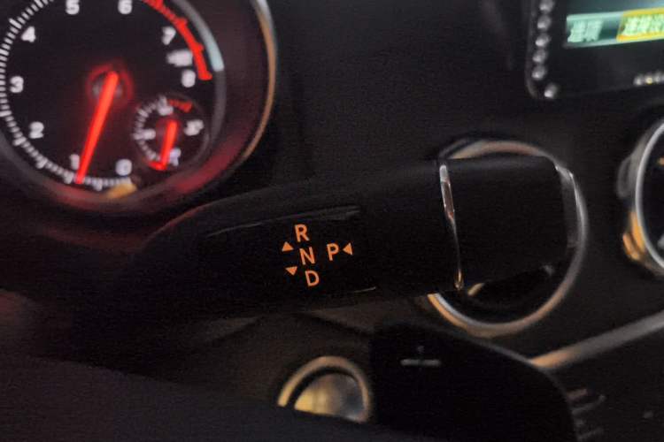 Used Mercedes-Benz GLA 2017 GLA 200 Fashion Model Gear Lever