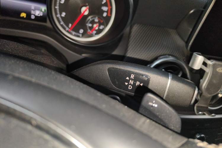 Used Mercedes-Benz GLA 2017 GLA 200 Fashion Model Gear Lever