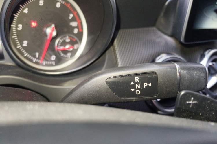 Used Mercedes-Benz GLA 2017 GLA 200 Fashion Model Gear Lever