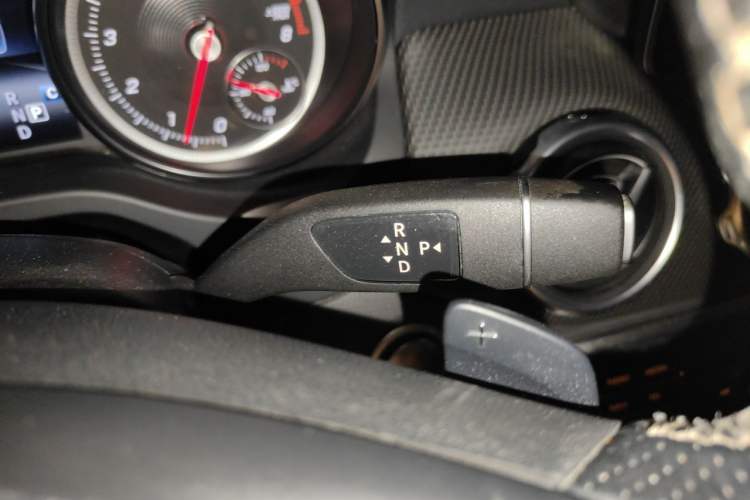 Used Mercedes-Benz GLA 2017 GLA 200 Fashion Model Gear Lever
