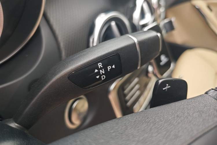 Used Mercedes-Benz GLA 2017 GLA 200 Fashion Model Gear Lever