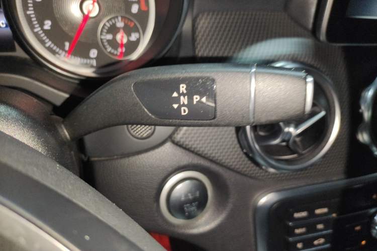 Used Mercedes-Benz GLA 2017 GLA 200 Fashion Model Gear Lever