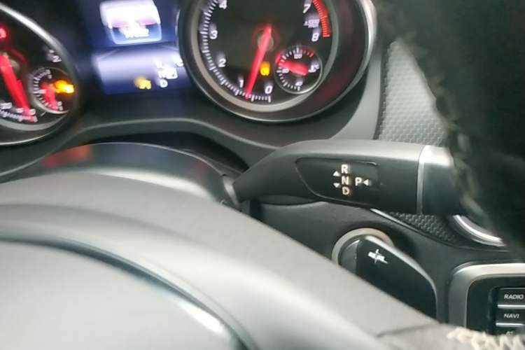 Used Mercedes-Benz GLA 2017 GLA 200 Fashion Model Gear Lever