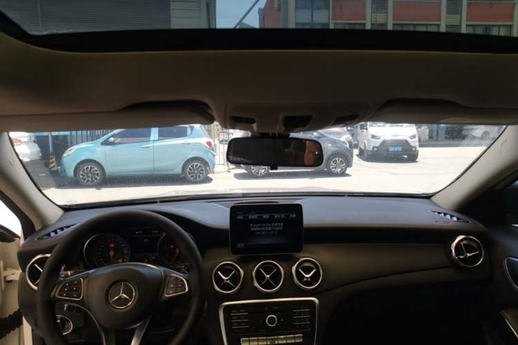 Used Mercedes-Benz GLA 2017 GLA 200 Fashion Model Headliner
