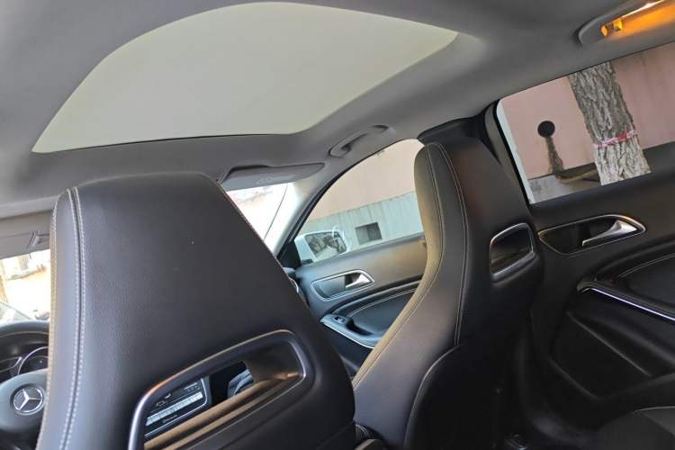 Used Mercedes-Benz GLA 2017 GLA 220 4MATIC Fashion Model Headliner