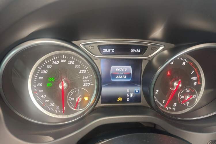 Used Mercedes-Benz GLA 2017 GLA 220 4MATIC Fashion Model Instrument Cluster