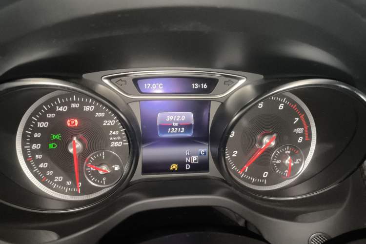 Used Mercedes-Benz GLA 2017 GLA 200 Sport Edition Instrument Cluster