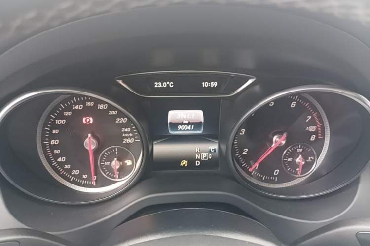 Used Mercedes-Benz GLA 2017 GLA 200 Fashion Model Instrument Cluster