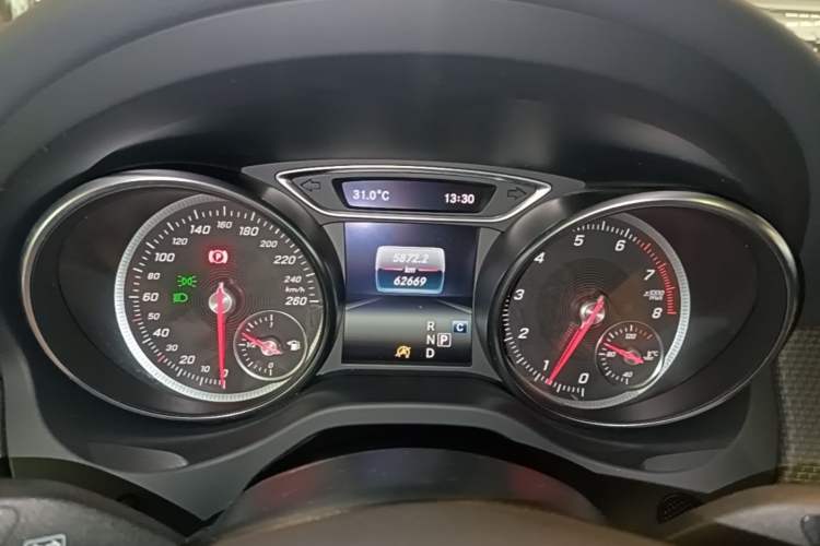 Used Mercedes-Benz GLA 2017 GLA 220 4MATIC Fashion Model Instrument Cluster