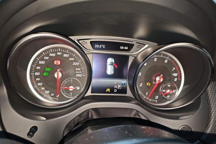 Used Mercedes-Benz GLA 2017 GLA 200 Sport Edition Instrument Cluster
