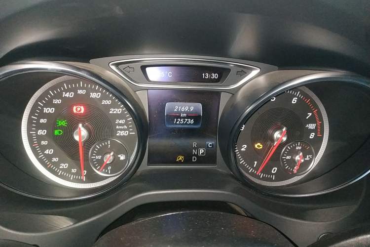 Used Mercedes-Benz GLA 2017 GLA 220 4MATIC Fashion Model Instrument Cluster
