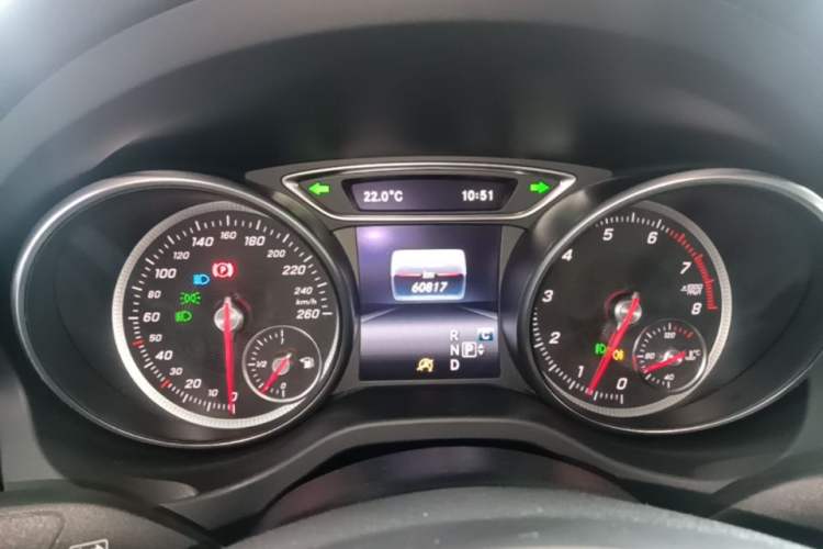 Used Mercedes-Benz GLA 2017 GLA 220 4MATIC Fashion Model Instrument Cluster