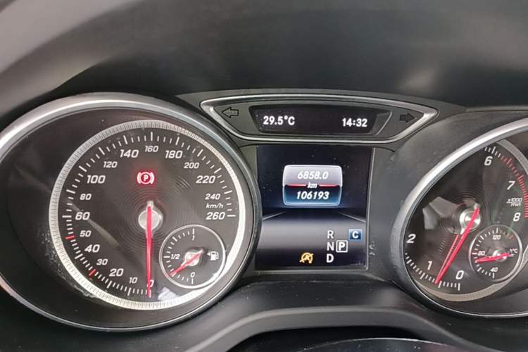 Used Mercedes-Benz GLA 2017 GLA 200 Fashion Model Instrument Cluster