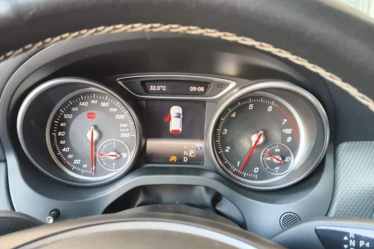 Used Mercedes-Benz GLA 2017 GLA 200 Fashion Model Instrument Cluster