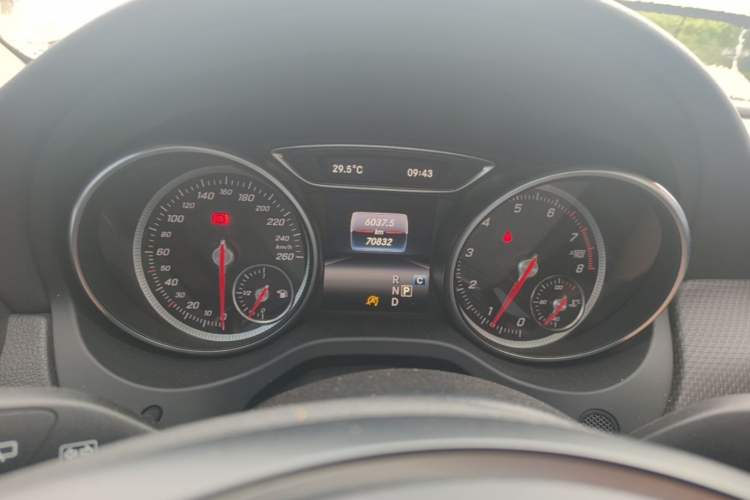 Used Mercedes-Benz GLA 2017 GLA 200 Sport Edition Instrument Cluster