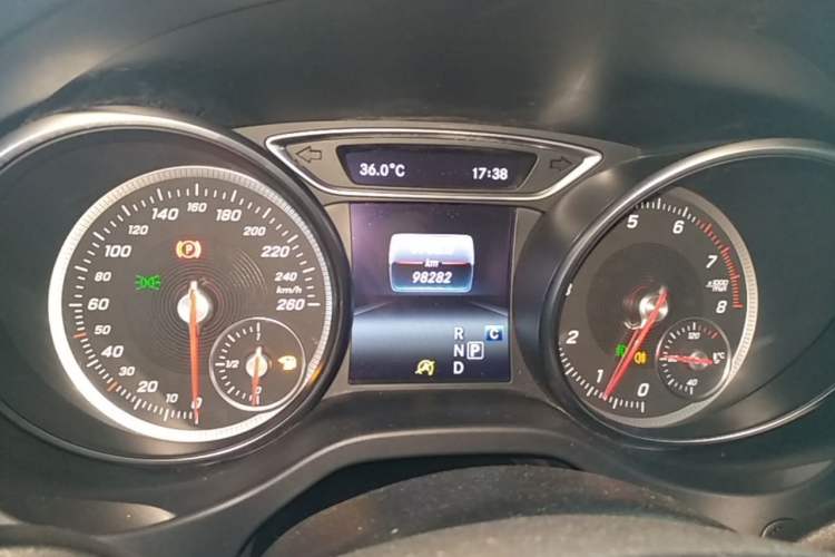 Used Mercedes-Benz GLA 2017 GLA 220 4MATIC Fashion Model Instrument Cluster
