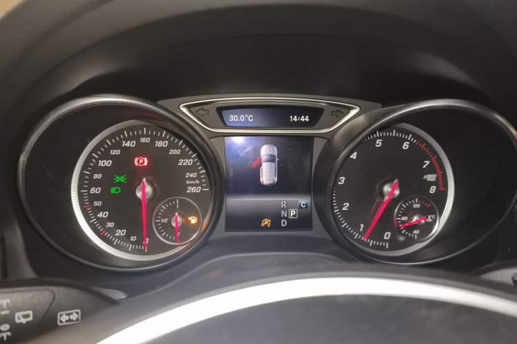 Used Mercedes-Benz GLA 2017 GLA 200 Fashion Model Instrument Cluster