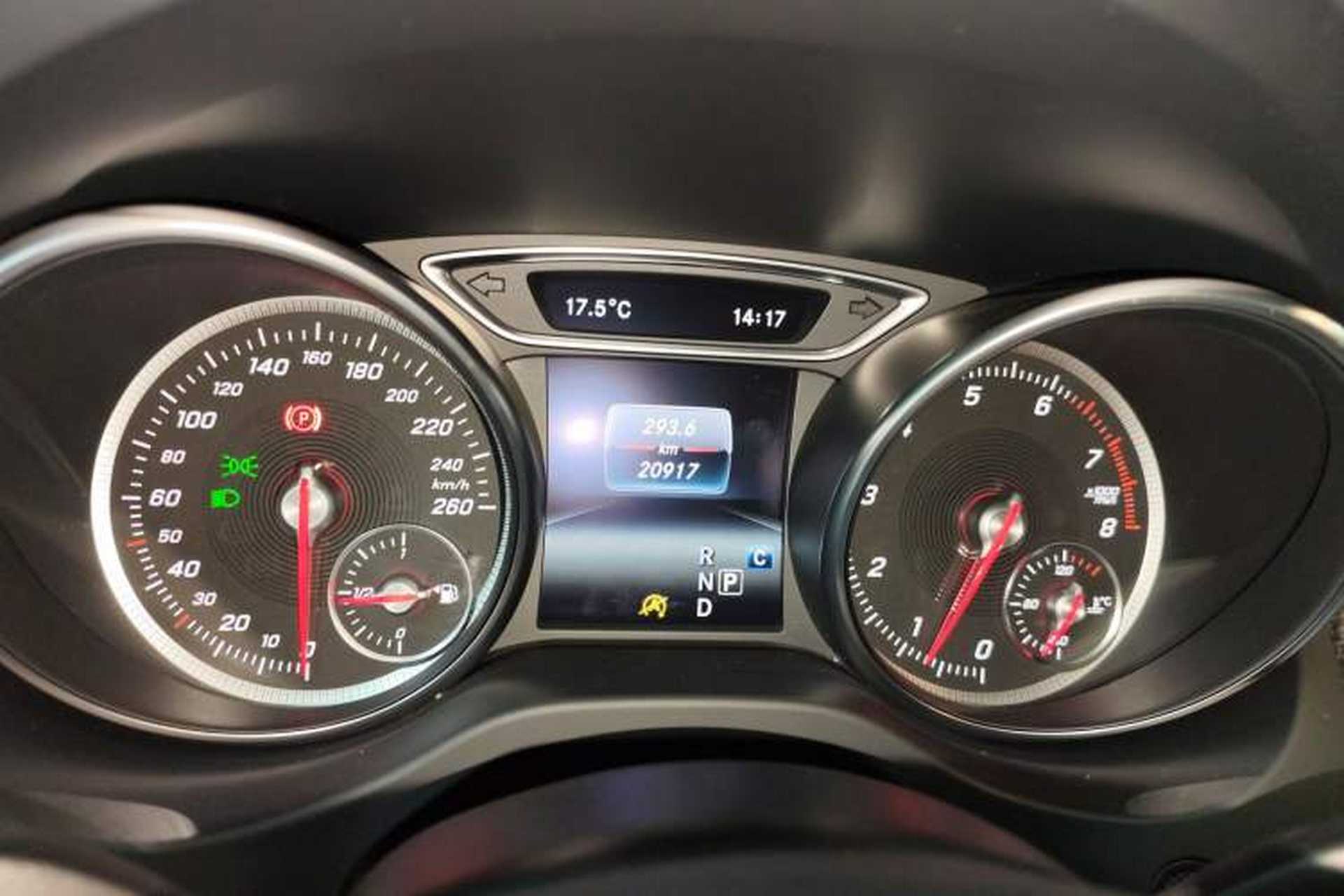 Used Mercedes-Benz GLA 2017 GLA 220 4MATIC Luxury Model Instrument Cluster