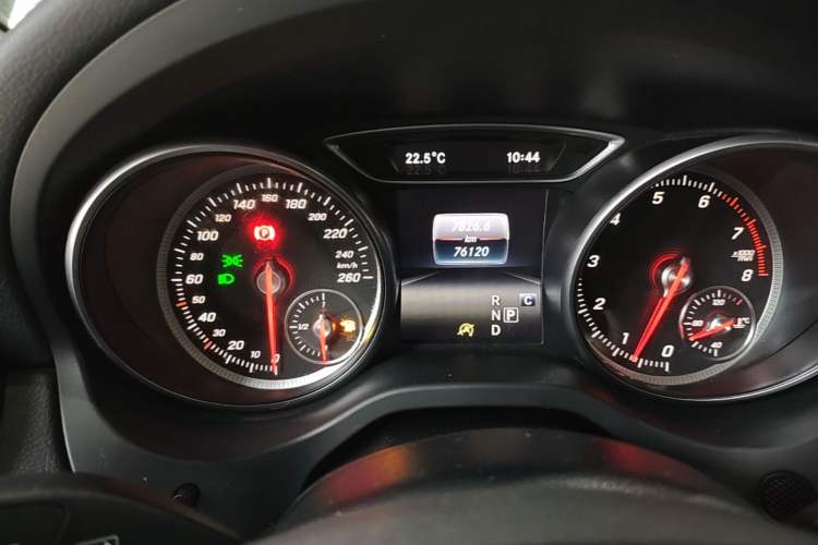 Used Mercedes-Benz GLA 2017 GLA 200 Fashion Model Instrument Cluster