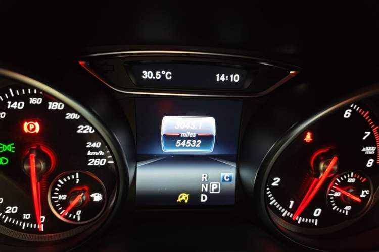 Used Mercedes-Benz GLA 2017 GLA 200 Fashion Model Instrument Cluster
